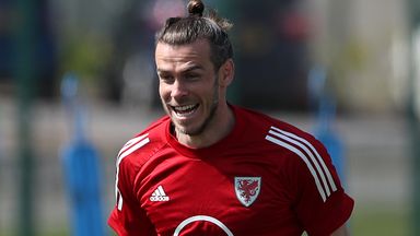 Bale mengatakan dia mengetahui rencana masa depannya tetapi tidak ingin mengungkapkannya sebelum akhir Euro